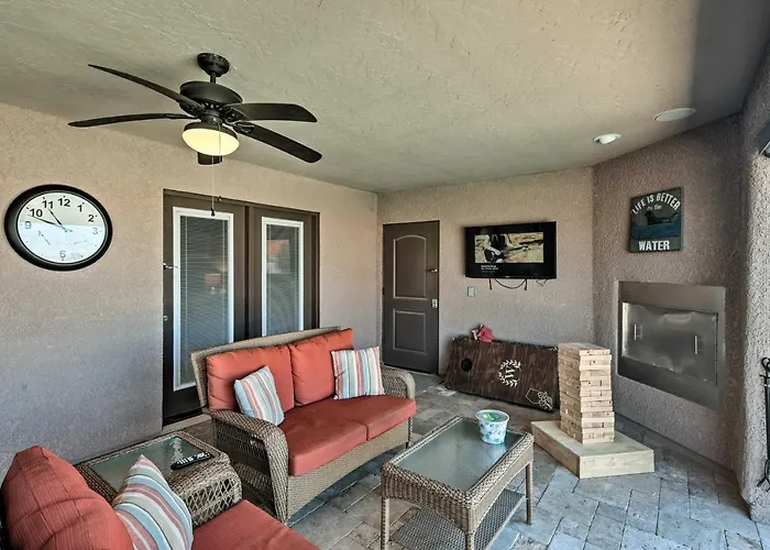 Pool, Hot Tub & Views: Havasu Home!