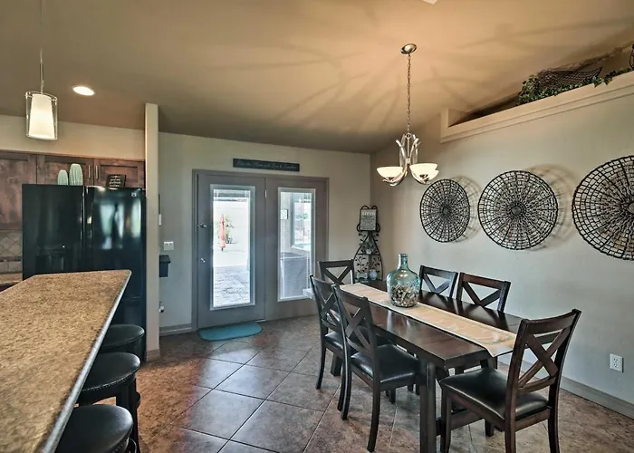 Pool, Hot Tub & Views: Havasu Home! Lake Havasu City