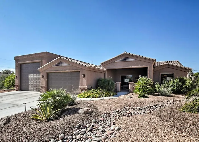 Pool, Hot Tub & Views: Havasu Home!